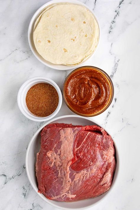 Slow Cooker BBQ Beef Brisket Tacos - Megan vs Kitchen Slow Cooker Brisket Tacos, Brisket Tacos Recipe, Beef Brisket Tacos, Juicy Brisket, Slow Cooker Beef Brisket, Bbq Beef Brisket, Chipotle Bbq Sauce, Slow Cooker Bbq Beef, Brisket Tacos