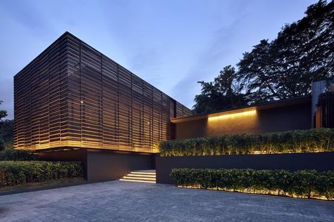 Scda Architects, Singapore Architecture, Urban House, Architecture Cool, Elegant House, Commercial And Office Architecture, Tropical Architecture, Tropical House, Building Facade