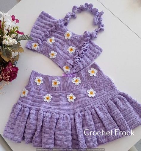 Crocheter-crochet gift crochet gift ideas Skirt Crochet, Crochet Skirt Pattern, Crochet Top Outfit, Crochet Skirts, Crochet Tops Free Patterns, Crochet Daisy, Crochet Clothes For Women, Graduation Dresses, Haken Baby