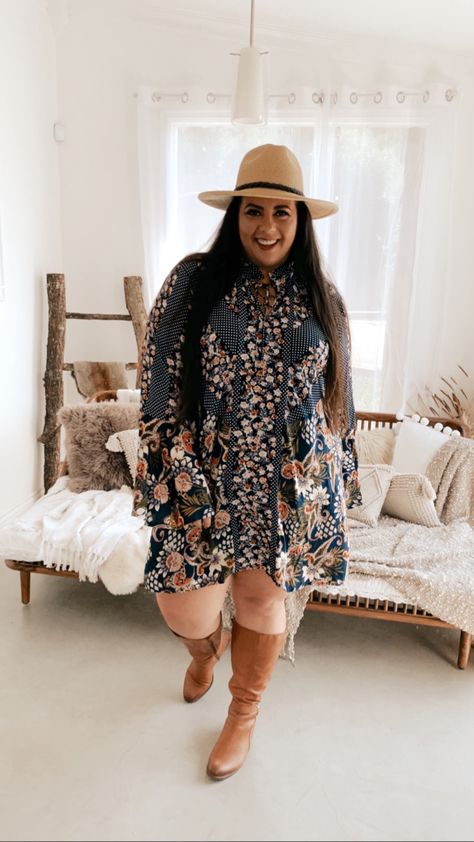 Boho Aesthetic Outfit Plus Size, Plus Size Dress And Boots Outfit, Plus Size Dress With Leggings, Fall Plus Size Dress, Fall Plus Size Dresses With Boots, Plus Dress Outfits, Plus Size Weekend Getaway Outfits, Plus Chic Outfits Plus Size, Plus Size Boho Winter Outfits