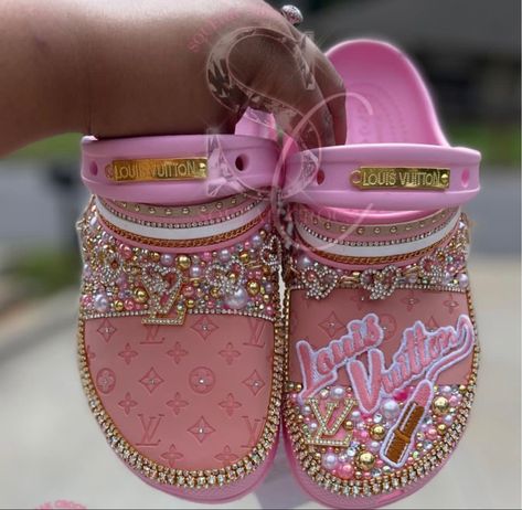 #crocs #crocskids #custom #customised #shoes #shoesaddict #shoesoftheday #shoestagram #pink #louisvuitton Blinged Crocs, Croc Designs, Crocs Diy, Bedazzled Crocs, Croc Ideas, Customised Shoes, Crocs With Charms, Bling Crocs, Crocs Fashion