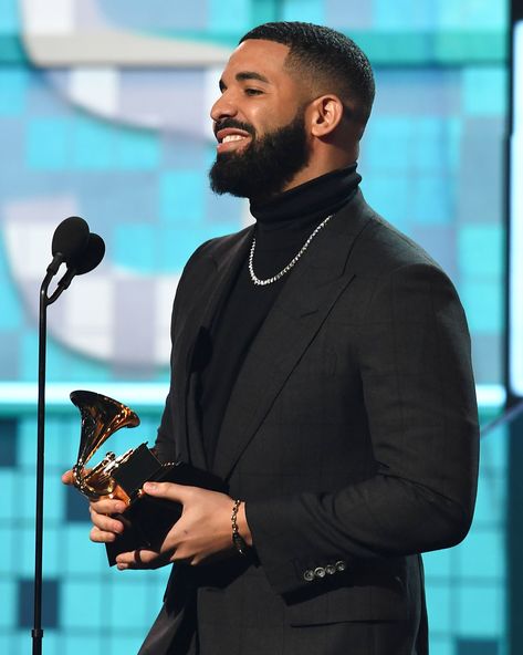 Winner of ‘Best Rap Song’, Drake in TOM FORD at the 61st Annual Grammy Awards in Los Angeles.  #TOMFORD #GRAMMYs Drake In Suit, Drake Suit, Drake Awards, Best Rap Songs, Drake Graham, Stomach Issues, Good Raps, Acceptance Speech, Aubrey Drake