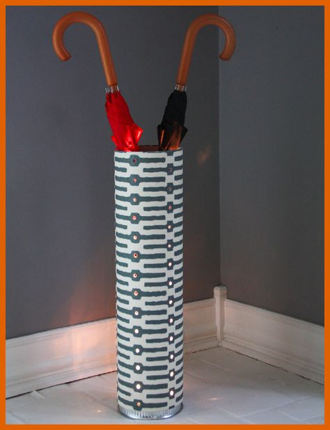 Make a PVC pipe umbrella stand - don't really care about the lighted part though Diy Umbrella, Pvc Pipe Crafts, Pvc Pipe Projects, Pvc Projects, Diy Swimming Pool, Pipe Lighting, Umbrella Holder, Pvc Pipe, Diy Hacks