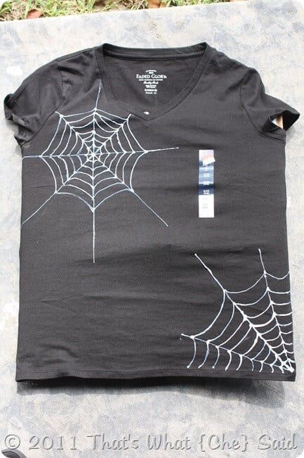 Charlotte's Web Costume Diy, Diy Spider Web Costume, Halloween Tshirt Diy, Diy Spider Web, Spider Web Shirt, Spider Web Costume, Diy Halloween Shirts, Diy Spider, Spider Shirt