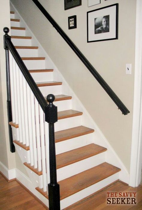 Banister Painting, Dark Banister, Painted Banister Ideas, Banister Update, Staircase Transformation, Bannister Ideas, Black Banister, White Banister, Stairs Rails