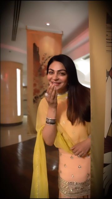 Neeru Bajwa on Instagram: "Dont walk away from negative people…RUN! 😂 Wearing @basanti_kapdeaurkoffee @manimuktaajewels @babluhairstylist @jimmy_makeover @jaskaranphotography7" Neeru Bajwa, People Running, Negative People, Best Quotes, Walking, Running, Quotes, How To Wear, On Instagram