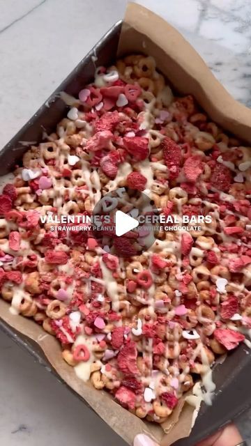 Jess Bippen, MS, RD on Instagram: "VALENTINE’S DAY CEREAL BARS // these no bake strawberry peanut butter cereal bars have a drizzle of white chocolate and topped with freeze dried strawberries for an easy festive treat. I made these for Valentine’s Day when Charlie was 18 months old. Two years later we still love this recipe and it’s becoming a Valentine’s Day tradition 🥹💕 3/4 cup peanut butter (can sub cashew butter or almond butter) 1/3 cup honey 1/4 cup coconut oil 1 teaspoon vanilla extract pinch of salt 1 package freeze dried strawberries (reserve some for topping) 4 cups crispy plain cereal (I used @eatlovebird) 2 tablespoons melted white chocolate or coconut butter Natural sprinkles (got these at TJ’s) Line a 8x8 square baking pan with parchment paper Place the cereal in a large Strawberry Peanut Butter, Peanut Butter Cereal Bars, Peanut Butter Cereal, Square Baking Pan, Natural Sprinkles, Melted White Chocolate, Two Years Later, Melting White Chocolate, Cereal Bars