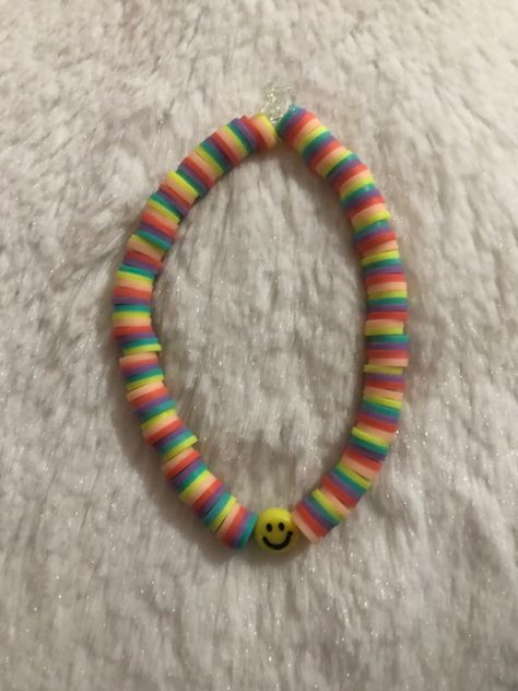 I sell it in the netherlands! Smile Beads Bracelets, Beaded Bracelets With Smiley Face, Beaded Bracelets Smiley, Trendy Smiley Face Friendship Bracelets, Preppy Make Bracelet Aesthet, Jewelry Sets Handmade, Clay Bead Necklace, Preppy Bracelets, Beaded Braclets