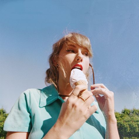 Taylor Swifr, Taylor Swift Playlist, Taylor Swift Fotos, Tv Icon, All About Taylor Swift, Estilo Taylor Swift, Taylor Swift 1989, New Romantics, Red Taylor