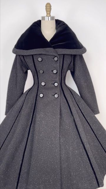 ✨Geronimo Vintage✨ on Instagram: "Vintage 1950s Velvet Striped Black Wool, Velvet Capelet Collar, Tailored Fit & Flare Princess Coat by “LILLI ANN”. ☃️🖤☃️🖤☃️🖤☃️ SIZE: XS - SMALL ( 32-35” Bust / 24-27” Waist / 40” Length). ARRIVING SOON! Comment If You Would Like a Tag 🖤🎁🖤 .. #vintagecoat #Lilliann #princesscoat #50scoat #50slillianncoat #lilliannprincesscoat #lillianncoat #vintagelilliann #50sprincesscoat #lilliannparis #vintageprincesscoat #1950sprincesscoat #vintageclothingshop #1940scoa Lilli Ann Coat, 1940s Coat, 1950s Coat, History Bounding, Lilli Ann, Shop Inspiration, Princess Coat, Vintage Princess, Charity Shop