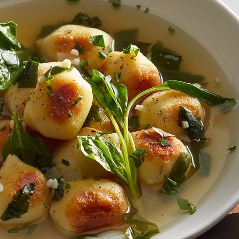 Gnocchi and Spinach Soup | US Foods Gnocchi And Spinach, Recipe For Gnocchi, Stuffed Gnocchi, Spinach Soup, Gnocchi Recipes, Asiago, Saute Onions, Baby Spinach, Yellow Onion