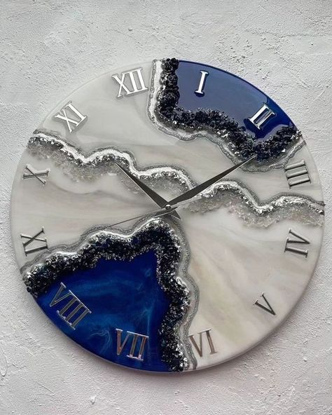 Resin wall clock is the best home decor items and also could be a great gift for your friends, relatives in any occasion.🦋🍃 @7_sisters_00 Resin Art Wall Clock, Geode Epoxy, Resin Geode Art, Epoxy Wall, Clock Resin, Resin Wall Clock, Clock Handmade, Resin Geode, Handmade Clocks