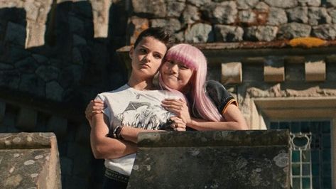 Deadpool 2 Negasonic And Yukio, Yukio And Negasonic Deadpool, Negasonic X Yukio, Yukio Deadpool, Ellie Phimister, Lgbtq Movies, Negasonic Teenage, Deadpool 2 Movie, Brianna Hildebrand