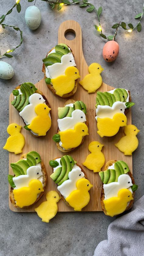 CHERRY TOMATO WATER LILLIES🪷 With yellow and red cherry tomatoes, mozzarella and basil. #appetizers #horsdoeuvres #tricolore… | Instagram Easter Bunny Appetizers, Kid Appetizers For Party, Basil Appetizers, Tomato Water, Crostini Appetizer, Easter Appetizer, Spring Appetizers, Crostini Appetizers, Tomatoes Mozzarella