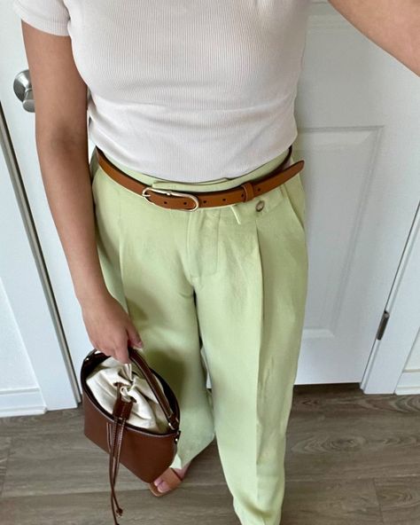 Pant outfit for Saturday! I’m really liking pastel greens right now. Green Pants Outfit, April 13, Green Pants, Pastel Green, Pants Outfit, Right Now, Ootd, Pastel, Pants