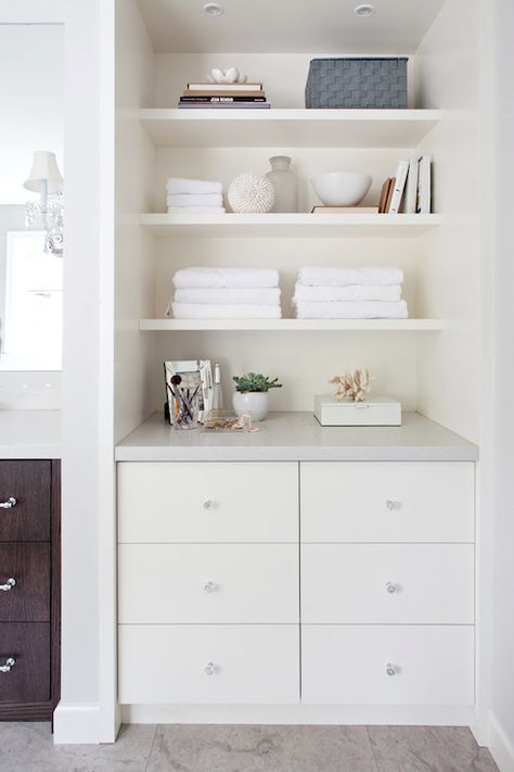 Beautifully styled bathroom nook featuring built-in drawers paired with nickel hardware topped with a gray counter. Bathroom Built Ins, Bathroom Basket Storage, Linen Closet Organization, Bathroom Storage Shelves, Bathroom Closet, Room Shelves, Bathroom Storage Organization, Trendy Bathroom, Room Closet