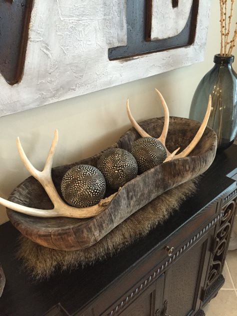 Deer Office Decor, Ranch Lodge Decor, Decorating Around Deer Mounts, Deer Mounted In Living Room, Decorating With Elk Antlers, Fireplace Decor With Deer Mount, Deer Antler Home Decor, Decorating With Mounted Animals, Taxidermy Gallery Wall