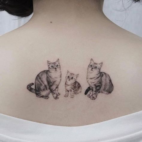 Family comes first! ❤️🐈🐈🐈 . In love with this gorgeous family of tabbies! Made by the ameowzing @_youyeon_! . #cattatthursday #familyfirst Cat Family Tattoo, Minimalist Cat Tattoo, Animal Tattoo Designs, Kitten Tattoo, Cat Tattoo Simple, Cute Cat Tattoo, Cute Cat Design, Cat Tattoos, Cat Tattoo Designs