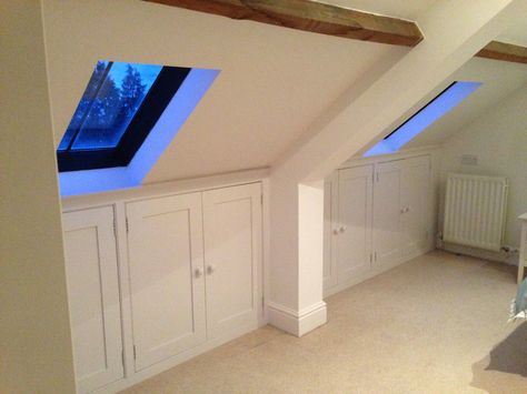 Many use of every scrap of space under the eaves in this bedroom!  Tailor made by Dunham Fitted Furniture Loft Cupboards, Bedroom Eaves, Eave Storage, Upstairs Design, Loft Wardrobe, Under Eaves Storage, Snack Area, Office Cart, Playroom Walls