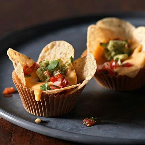 Get creative with your Nachos! Nacho Cups, Nacho Appetizer, Mexican Dips, Bowl Ideas, Nachos Recipe, Savory Appetizer, Kraft Recipes, Kraft Heinz, Great Appetizers