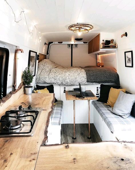 VanLife ↟ Adventure ↟ Travel on Instagram: “Everything you need in a tiny space 🏠⁣⁣⠀ ⁣⁣⠀ Follow @vanlifr for more vanspiration 🚌⁣⠀ Follow @vanlifr for more vanspiration 🚌⁣⁣⠀ ⁣⁣⠀ 📷…” Sociable Seating, Campervan Conversions Layout, Van Remodel, Campervan Ideas, Kombi Home, Van Conversion Interior, Campervan Life, Build A Camper Van, Van Life Diy