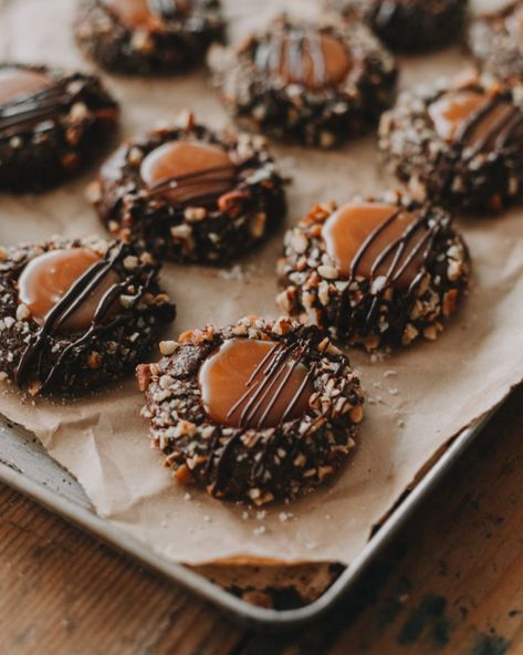 Chocolate, Pecan and Caramel Thumbprint Cookies - The Sweet and Simple Kitchen Caramel Thumbprint Cookies, Caramel Pecan Cookies, Cookie Package, Caramel Pecans, Chocolate Caramel Cookies, Christmas Cookies Packaging, Chocolate Thumbprint Cookies, Christmas Cookie Recipes Holiday, Turtle Cookies