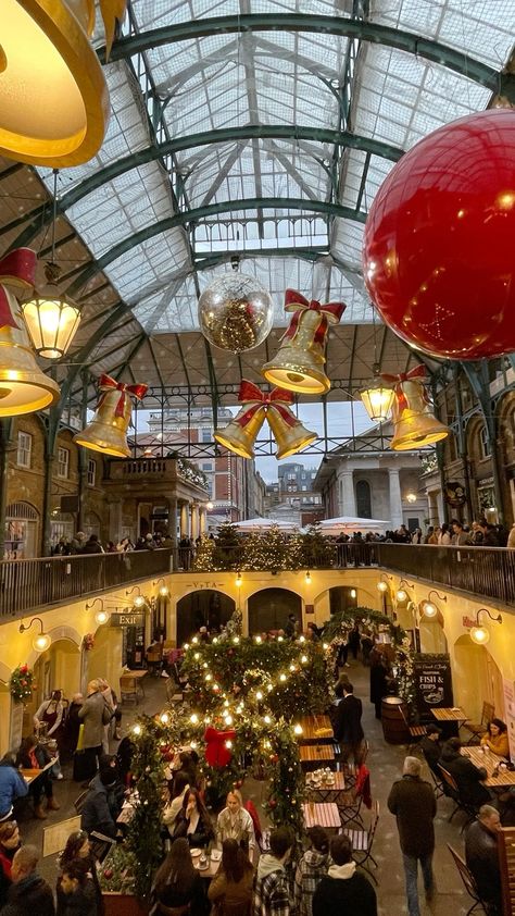 Covent Garden London Christmas, London December Aesthetic, Christmas Market London, Christmas London Aesthetic, London Christmas Aesthetic, Covent Garden Christmas, London Xmas, Christmas Core, London In December