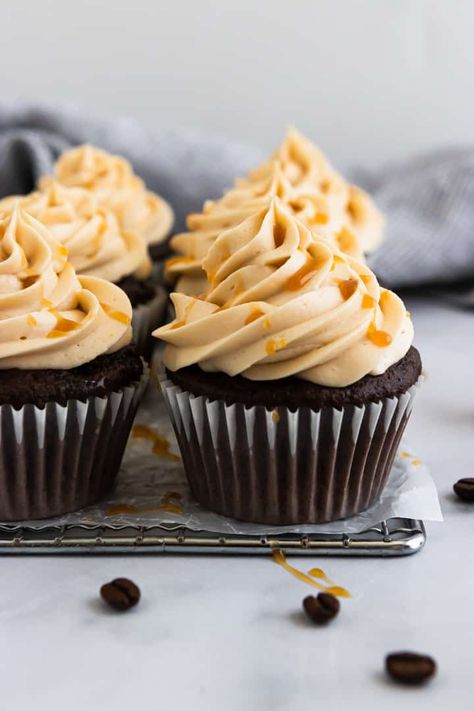 Candy Cane Cupcakes, Cupcakes With Caramel, Caramel Buttercream Frosting, Easy Vanilla Cupcakes, Cake Mix Cupcakes, Chocolate Buttercream Icing, Salted Caramel Frosting, Mocha Cupcakes, Salted Caramel Mocha