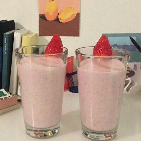 Pudding Aesthetic, Milk Pudding, Colorful Drinks, Simple Aesthetic, Pink Girly Things, Strawberry Milk, Drink Milk, Pretty Food, Aesthetic Food