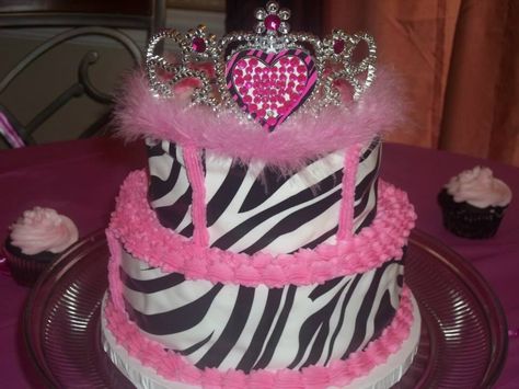 Zebra print birthday cake to go with "birthday diva" party theme Zebra Theme Party, Zebra Print Wallpaper Aesthetic, Diva Party Theme, Pink Zebra Print Wallpaper, Y2k Cakes, Mcbling Birthday, Print Wallpaper Aesthetic, Y2k Birthday Party, Cdg Wallpaper