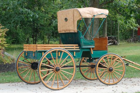 Kereta Kencana, Driving Horses, Victorian Horse, Wood Wagon, Farming Life, Horse Drawn Carriage, Stage Coach, Horse Drawn Wagon, Carriage Driving