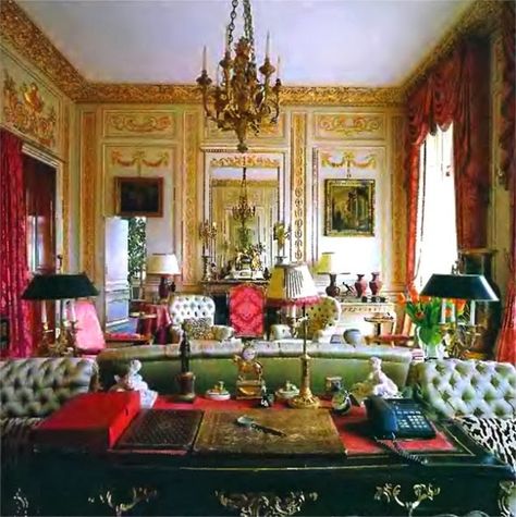 Victorian Style Decor | DECOR | Victorian Apartment Interior Design in France Victorian Apartment, Victorian Interior Design, Victorian Living Room, Victorian Interior, Victorian Interiors, Victorian Decor, Design Del Prodotto, Room Interior Design, Classic Interior