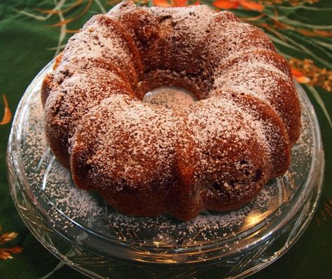 spiced christmas bundt cake Amaretto Cake Recipe, Root Beer Cake, Amaretto Cake, Rita Recipe, Microwave Fudge, Cake Simple, Beer Cake, Torte Cupcake, Spice Cake Mix