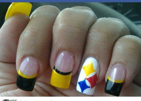 Not a Steelers fan, but these are really cool. Steelers Nails, Nfl Nails, Football Nail Designs, Christmas Present Nails, Football Nail Art, Sports Nails, Football Nails, Fancy Nail Art, Manicure Nail Designs