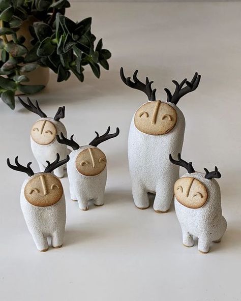 Pottery Animals Easy, Ceramic People, Art Toys Design, Pottery Animals, Toy Sculpture, Sculptures Céramiques, Paper Mache Art, Diy Ceramic, Small Sculptures