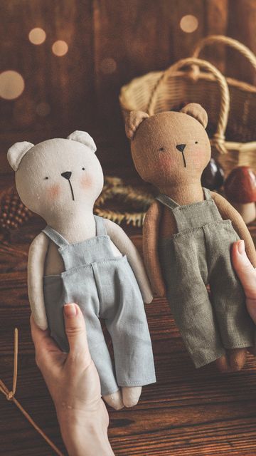 sewing toys patterns Diy Baby Toys Newborn, Diy Soft Toys, Home Made Toy, Soft Toys Handmade, Homemade Stuffed Animals, Patterns For Sewing, Dolls Handmade Diy, Handmade Kids Toys, Handmade Stuffed Toys