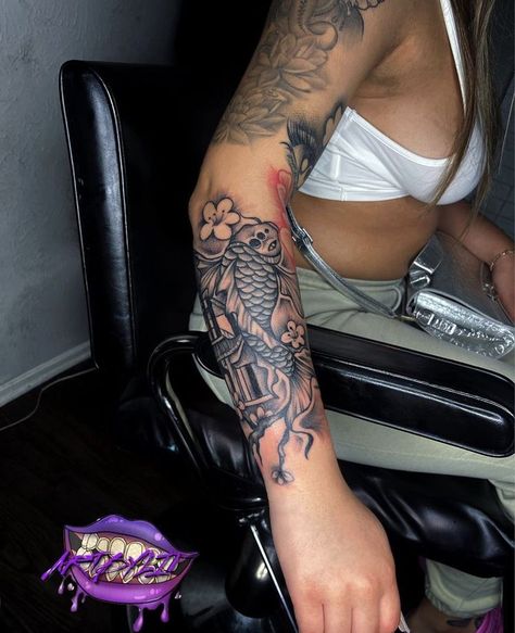 Female Meaningful Tattoo Ideas, Japanese Tattoos Black Women, Color Tattoos On Black Women, Thug Tattoos For Women Sleeve, Black Female Tattoo Ideas, Meaningful Sleeve Tattoos For Women, Baddie Tattoos Arm, Sleeve Tattoos Black Women, Black Women Sleeve Tattoo Ideas