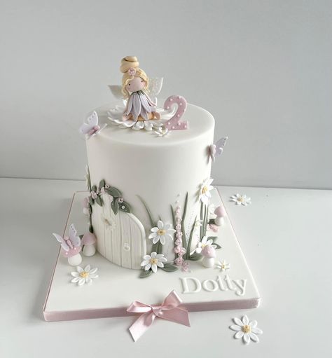 Butterfly Themed Birthday Cake, Woodland Fairy Cake, Fairy Garden Birthday Cake, Fairy Garden Cake, Toddler Birthday Cakes, Fairy Birthday Cake, Fairy Theme, Fairy Garden Birthday Party, Fondant Cake Designs