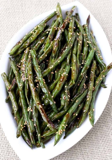 Oven Green Beans, Asian Green Beans, Roasted Green Beans, Green Bean Recipes, Main Course Recipes, Vegetable Sides, Veggie Sides, Dinner Dishes, Asian Dishes