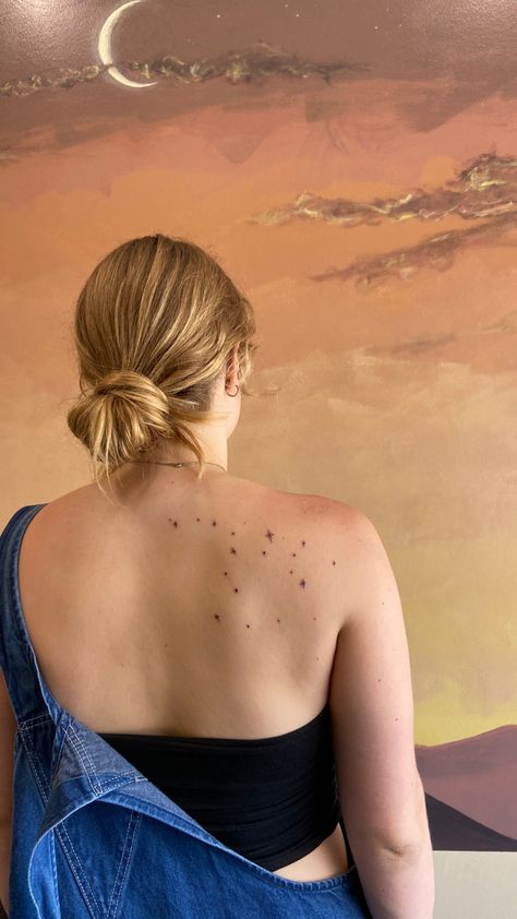 Stars Tattoo Back Shoulder, Constellation Tattoo On Shoulder, Back Constellation Tattoo, Back Tattoo Constellation, Constilation Tattoo Back, Ursa Major Tattoo Minimalist, Back Stars Tattoo, Ursa Major Constellation Tattoo, Stars On Back Tattoo