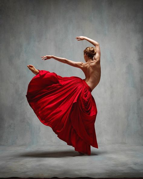 Ashley Ellis, Dance Project, Dance World, Misty Copeland, Dance Movement, Fred Astaire, Dance Photos, Modern Dance, Dance Art