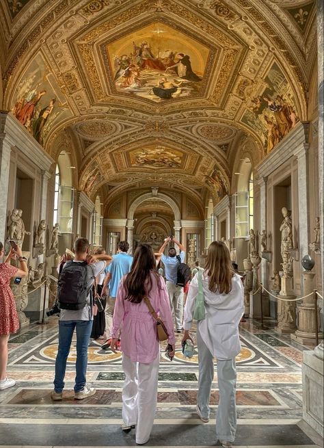 Art Museum Italy, Summer Rome Aesthetic, Museum In Italy, Rome Vatican Museum, Eroupe Travel Aesthetic, Italian Art Museum, Outfits For A Museum, Rome Vacation Aesthetic, The Vatican Outfit