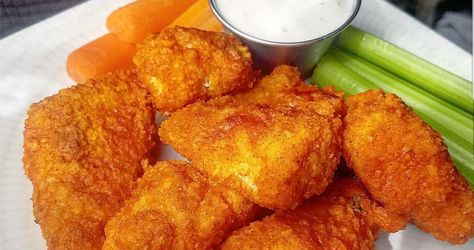 Boneless Buffalo Wings Boneless Buffalo Wings, Chicken Recipes Boneless, Boneless Wings, Broiled Chicken, Chicken Chunks, Weight Watchers Chicken, Chicken Recipes Video, Buffalo Wings, Super Bowl Food