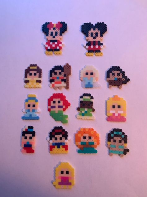 @beadsbyoaklie Perler Bead Diys, Disney Fuse Beads, Little Perler Bead Designs, Easy Perler Bead Patterns Minis, Character Perler Bead Patterns, Hama Beads Patterns Disney, Melting Bead Ideas, Perler Beads Ideas Disney, Perleplader Ideas Disney