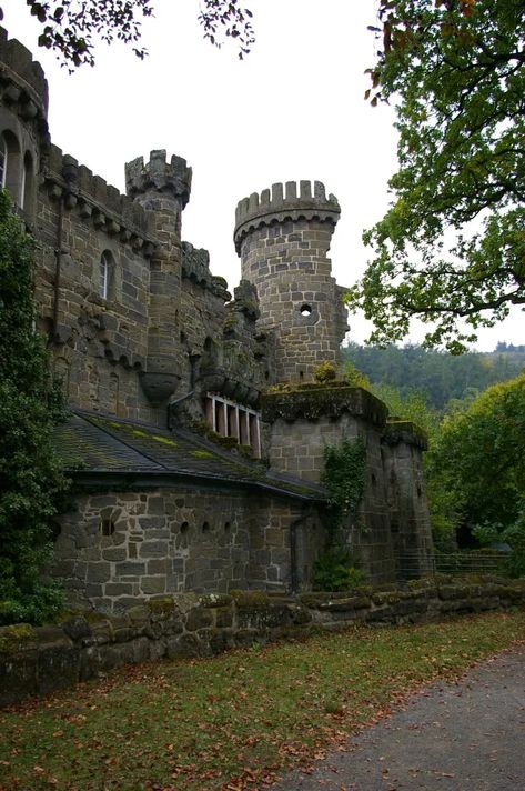 Germany Honeymoon, Ancient Germany, Germany Living, Germany Places, Castles In Germany, Castles In Europe, Kassel Germany, German Castles, Real Castles