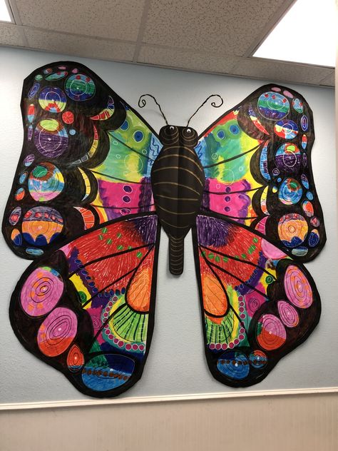 Collaborative symmetry project completed 8/19 by 1st- 4th graders in summer camp. Collaboration Art Projects, Butterfly Art Lesson, Symmetry Project, Giant Butterfly, Butterfly Project, Collaborative Art Projects, Flower Mural, Art Teaching, Elementary Art Projects