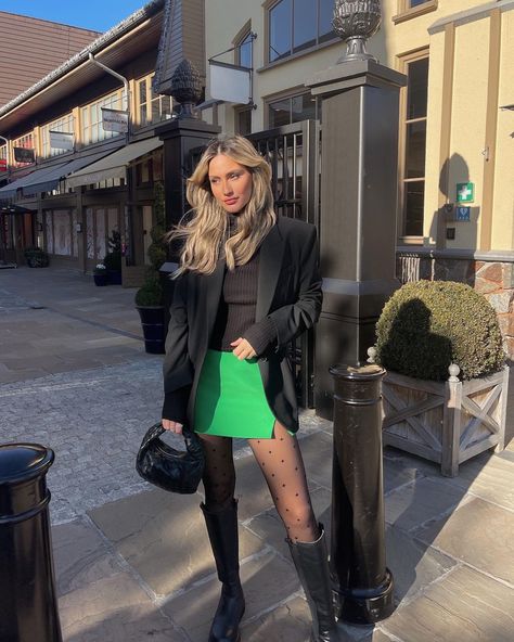 All Posts • Instagram Green Skirt Winter, Green Satin Skirt Outfit, Green Mini Skirt Outfit, Satin Skirt Outfit Winter, Skort Outfit Ideas, Mini Skirt Outfit Winter, Green Satin Skirt, Green Skirt Outfits, Satin Skirt Outfit