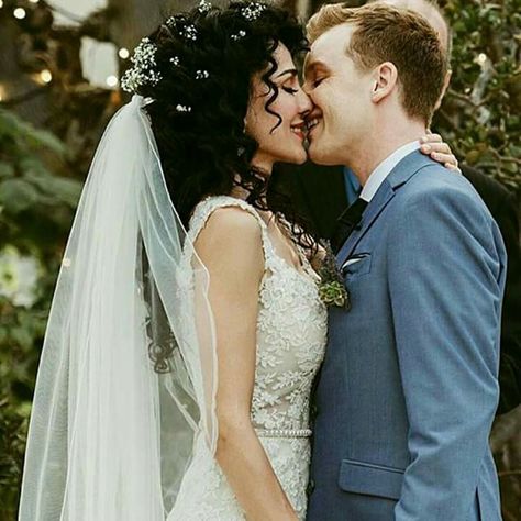 Noel and Layla got married! Ian Shameless, Shameless Tv Show, Noel Fisher, Ian And Mickey, Mickey And Ian, Hollywood Undead, I Love Them So Much, Black And White Theme, Warped Tour