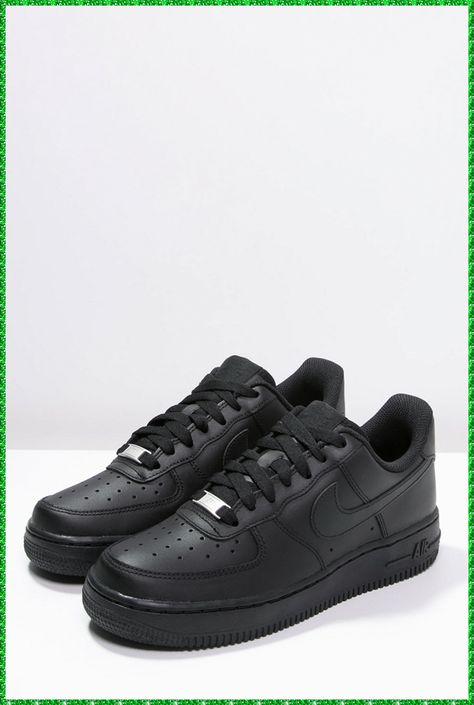 Air Force Noir, Nike Air Force Black, Black Shoes Outfit, Zapatillas Nike Air Force, Black Air Force 1, Black Sports Shoes, Nike Shoes Air Force, Trendy Shoes Sneakers, Nike Shoes Girls