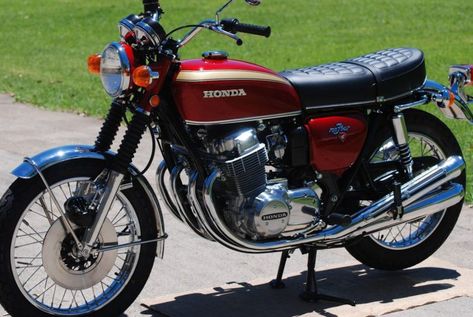 The Five Best Honda Motorcycles from the 1970s Old Honda Motorcycles, Classic Honda Motorcycles, Cb 750 Cafe Racer, Harley Davidson Night Train, Honda Motorbikes, Vintage Honda Motorcycles, Honda 750, Honda Scrambler, Japanese Motorcycle